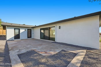 2416 Piestewa Peak Dr, Phoenix, AZ 85016