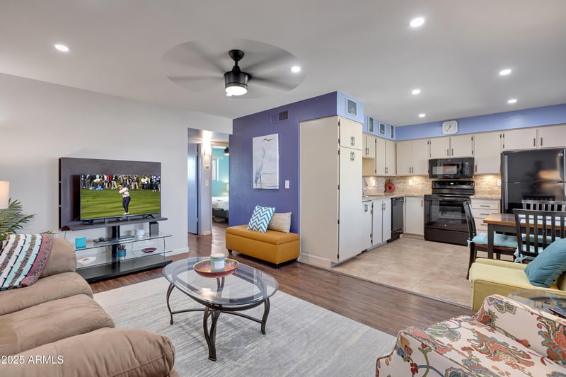 2416 University Dr #4, Mesa, AZ 85213