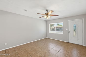 2416 W Stella Ln, Phoenix, AZ 85015