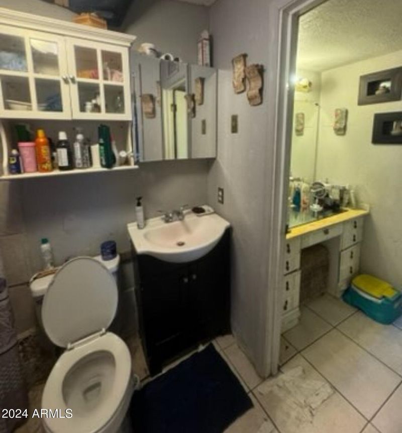 2417 E Mobile Ln, Phoenix, AZ 85040