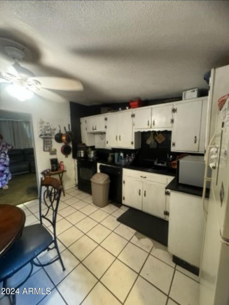 2417 E Mobile Ln, Phoenix, AZ 85040