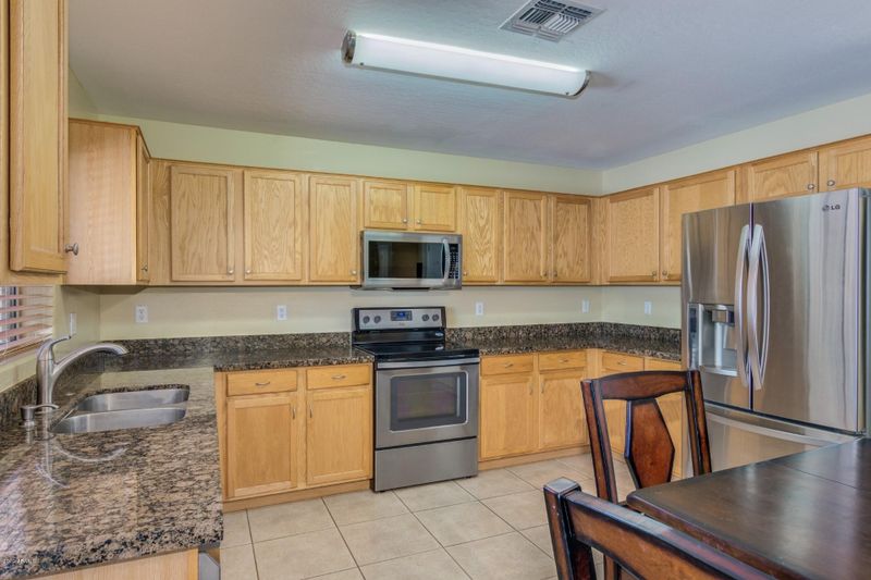 2417 W Carson Rd, Phoenix, AZ 85041