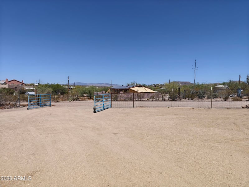 2417 Roughrider Rd, New River, AZ 85087