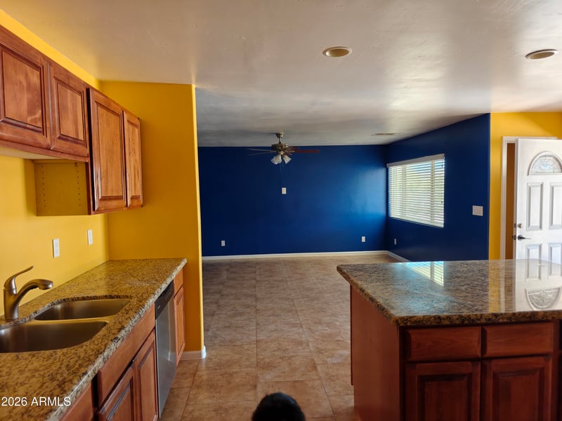 2417 Roughrider Rd, New River, AZ 85087