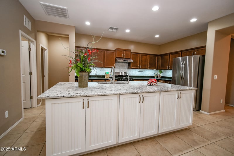 2418 Angel Way, San Tan Valley, AZ 85144