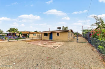 2418 E Mobile Ln, Phoenix, AZ 85040