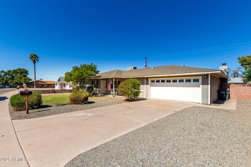 2418 Greenbriar Dr, Phoenix, AZ 85023