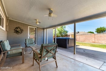 2418 Greenbriar Dr, Phoenix, AZ 85023