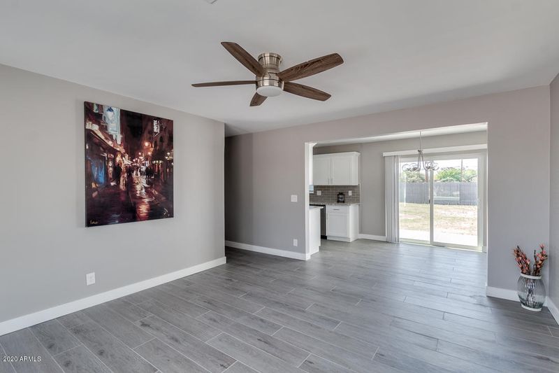 2418 N 20th Dr, Phoenix, AZ 85009