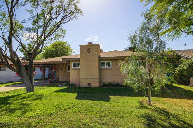 2418 N 38th St, Phoenix, AZ 85008