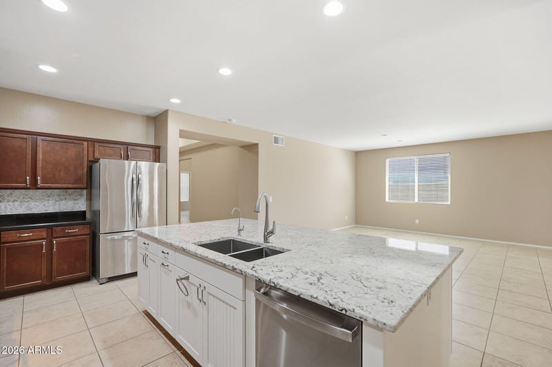 2418 Angel Way, San Tan Valley, AZ 85144