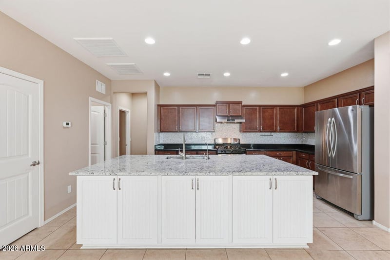 2418 Angel Way, San Tan Valley, AZ 85144