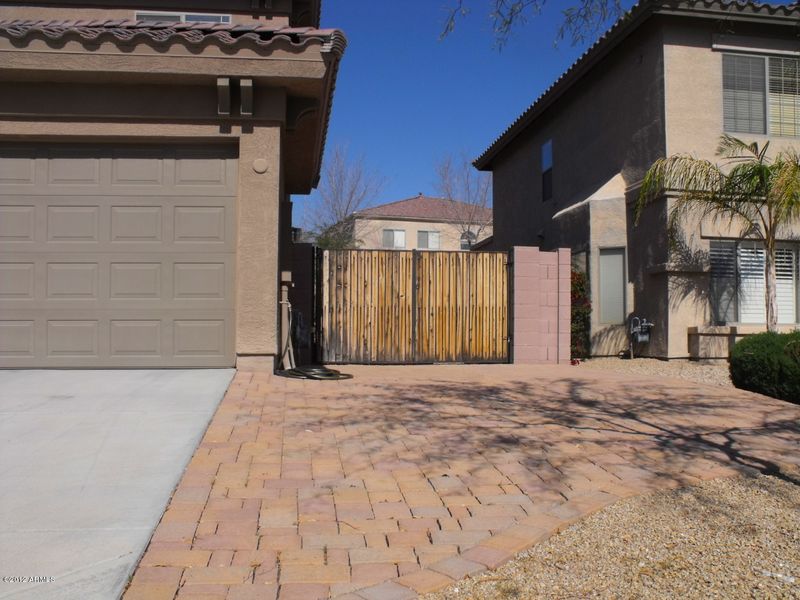 2418 W Brilliant Sky Dr, Phoenix, AZ 85085