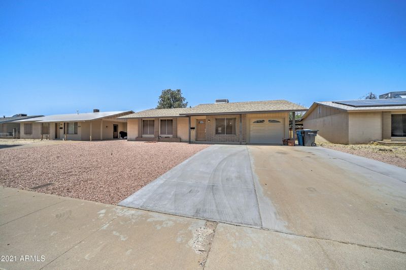 2418 W Sunnyside Dr, Phoenix, AZ 85029