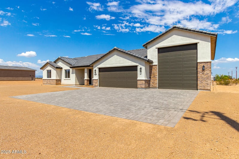 24183 196th Ln, Surprise, AZ 85387