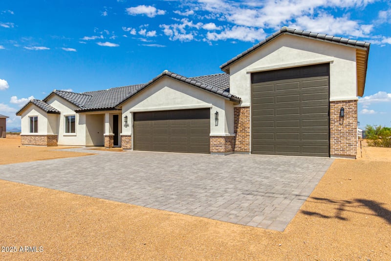 24183 196th Ln, Surprise, AZ 85387