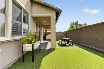 2419 Gloria Ln, Phoenix, AZ 85085