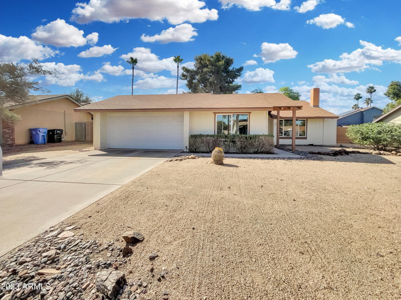 2419 W Saint Moritz Ln, Phoenix, AZ 85023