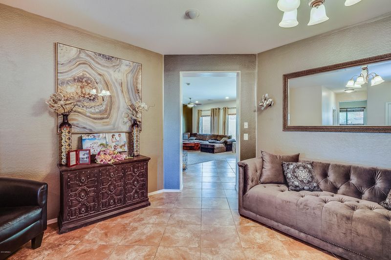 2419 W Skinner Dr, Phoenix, AZ 85085