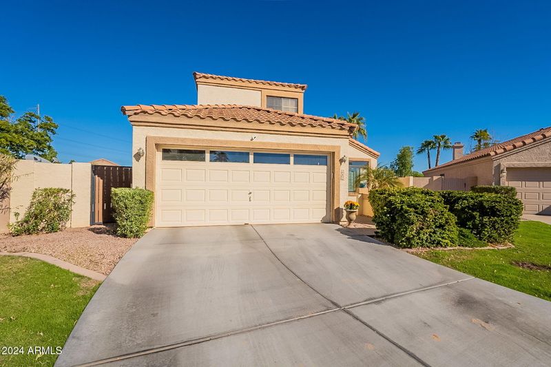 242 E Stonebridge Dr, Gilbert, AZ 85234