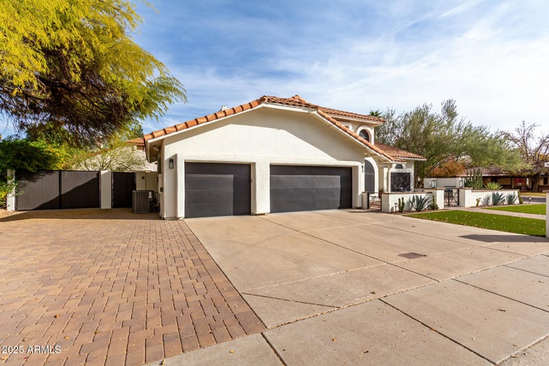 242 Royal Palm Rd, Phoenix, AZ 85021