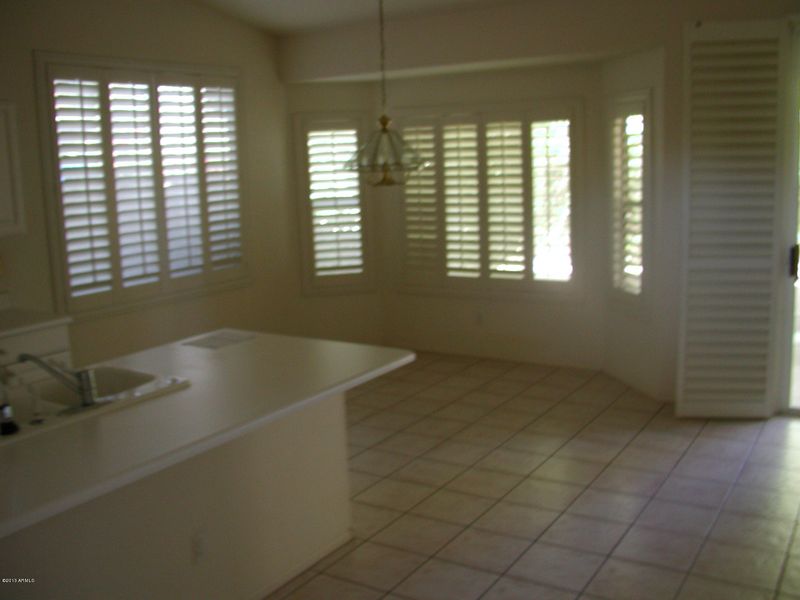 242 W Candlewood Ln, Gilbert, AZ 85233