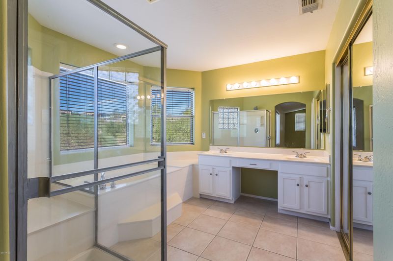 24208 N 61st Dr, Glendale, AZ 85310
