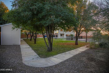 2421 92nd Glen, Phoenix, AZ 85037