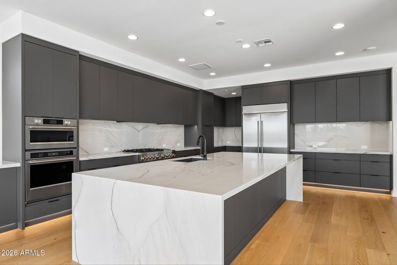 2421 E Aquarius Pl, Chandler, AZ 85249