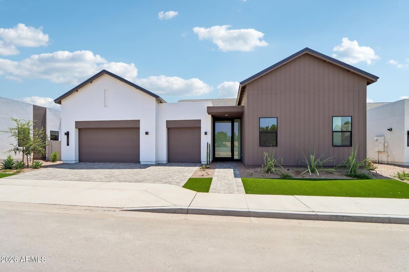2421 E Aquarius Pl, Chandler, AZ 85249