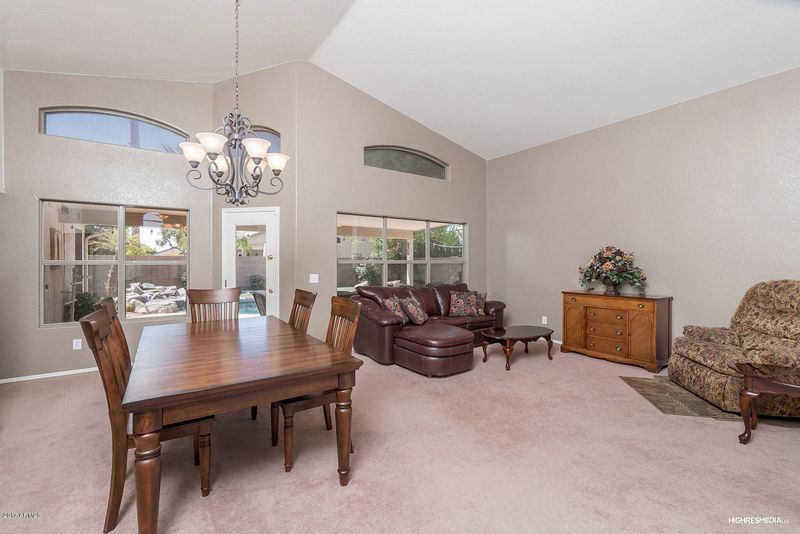 2421 E Elgin St, Chandler, AZ 85225