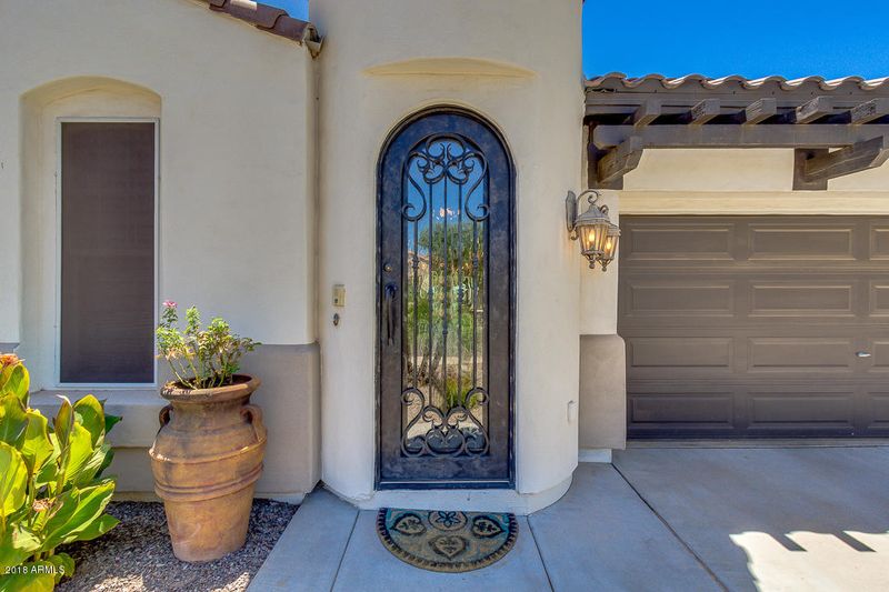 2421 E Honeysuckle Pl, Chandler, AZ 85286