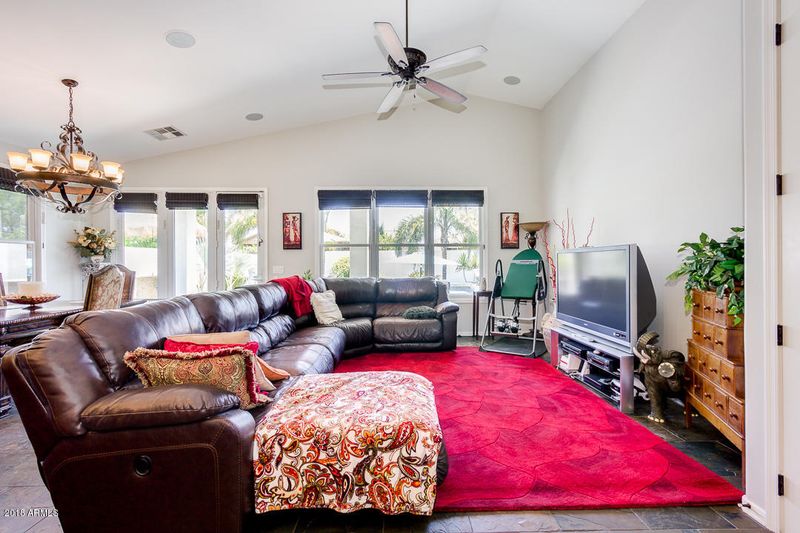 2421 E Honeysuckle Pl, Chandler, AZ 85286
