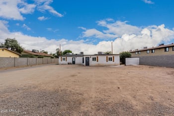 2421 Glenrosa Ave, Phoenix, AZ 85015