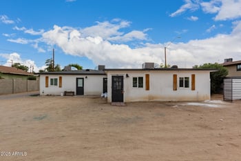 2421 Glenrosa Ave, Phoenix, AZ 85015