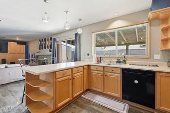 2421 Hilton Ave, Mesa, AZ 85204