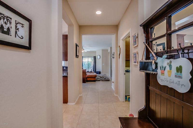 2421 W Tamarisk Ave, Phoenix, AZ 85041
