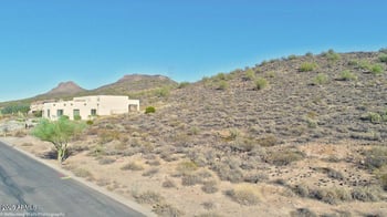 24213 65th Ave #28, Glendale, AZ 85310