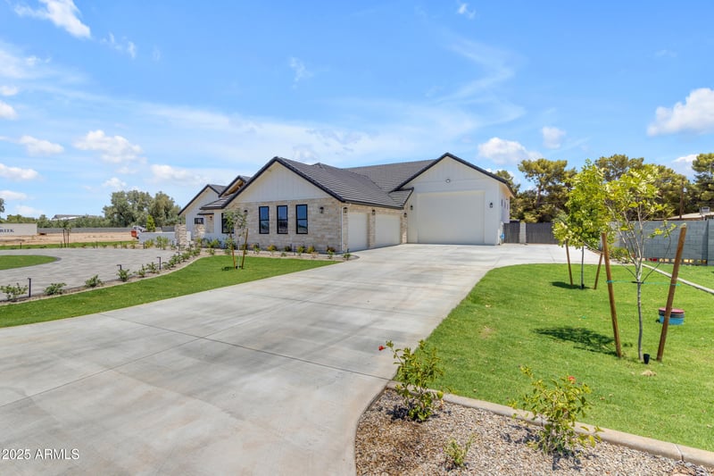 24215 223rd Pl, Queen Creek, AZ 85142