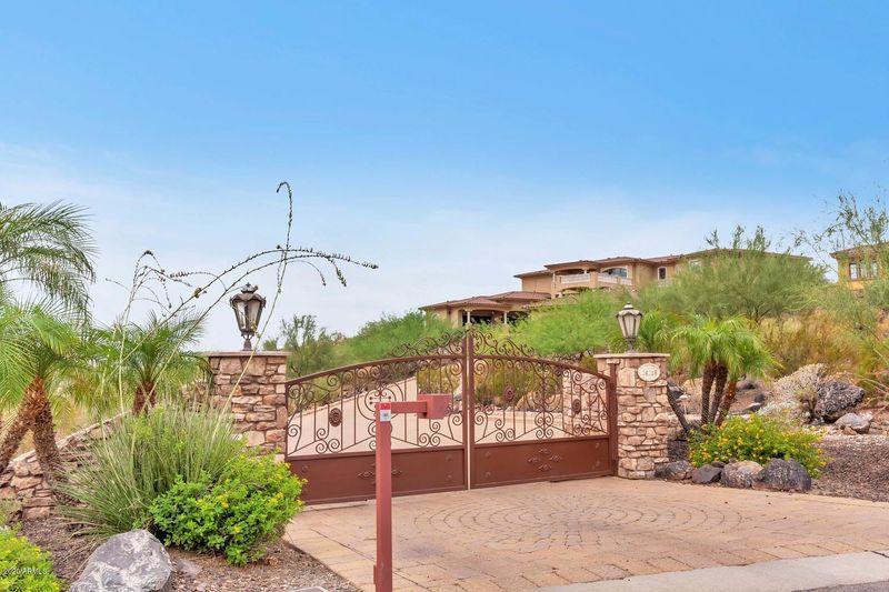 24218 N 63rd Dr, Glendale, AZ 85310
