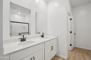 2422 Galloping Horse Dr, San Tan Valley, AZ 85140