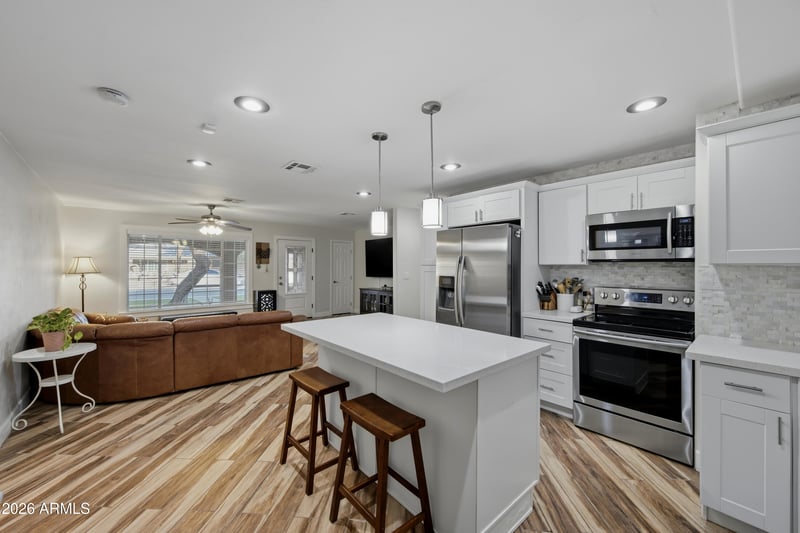 2422 37th St, Phoenix, AZ 85008