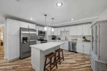 2422 N 37th St, Phoenix, AZ 85008