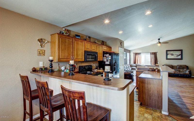 2422 S 65th Dr, Phoenix, AZ 85043