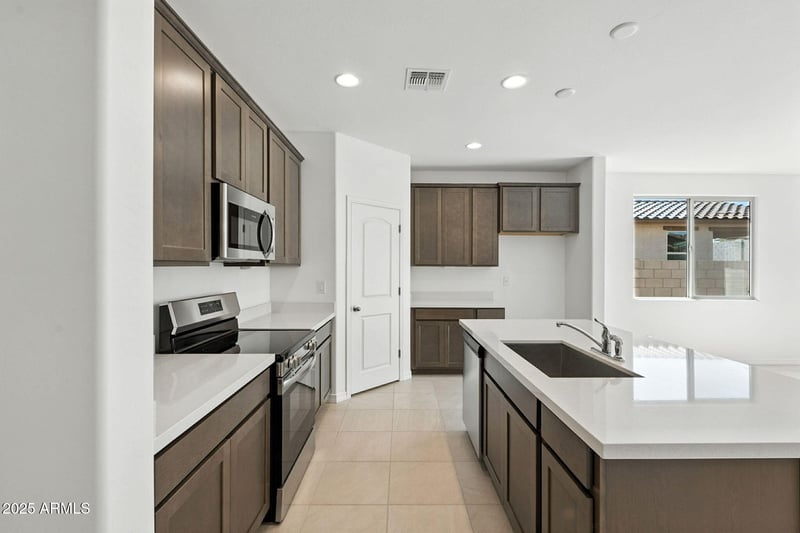 24242 Hilton Ave, Buckeye, AZ 85326