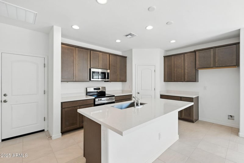 24242 Hilton Ave, Buckeye, AZ 85326