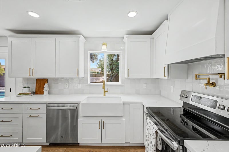 2425 E Inverness Ave, Mesa, AZ 85204
