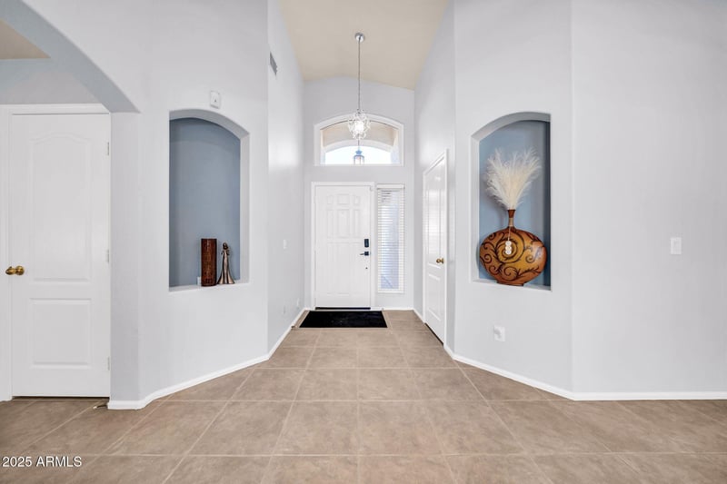 2425 Hedgehog Pl, Phoenix, AZ 85085