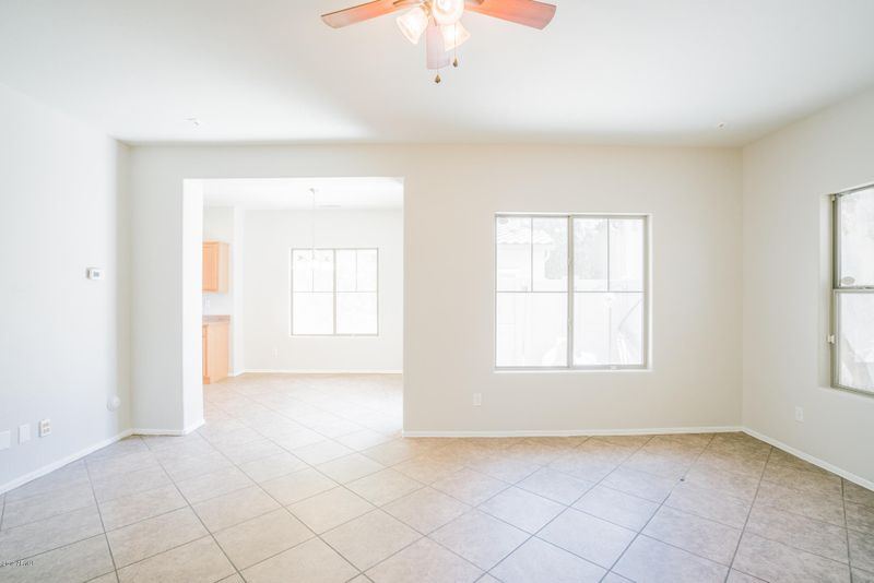2425 N 83rd Ln, Phoenix, AZ 85037