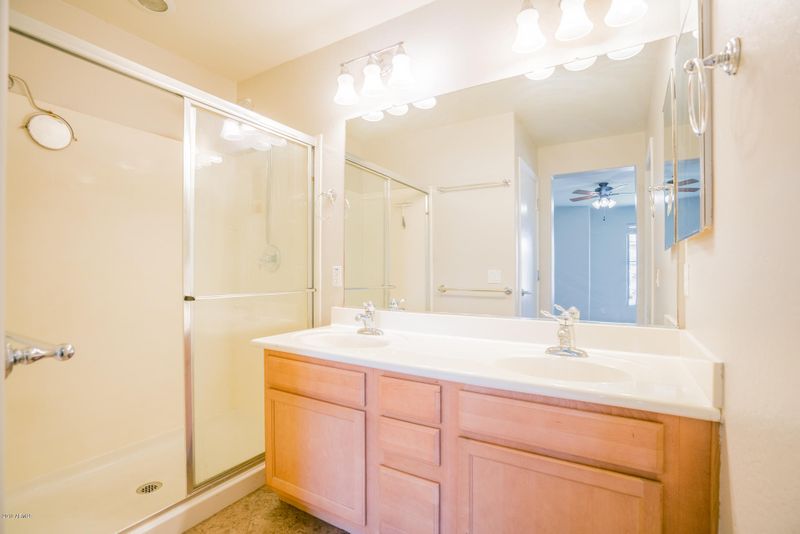 2425 N 83rd Ln, Phoenix, AZ 85037